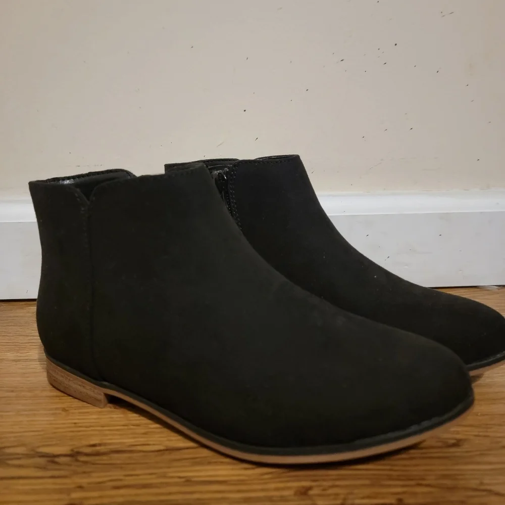Cat & Jack Girls Black Suede Ankle Boots Size 3